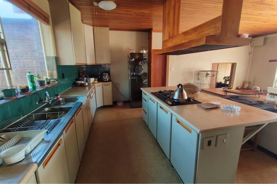 4 Bedroom Property for Sale in Leeuwenkloof North West
